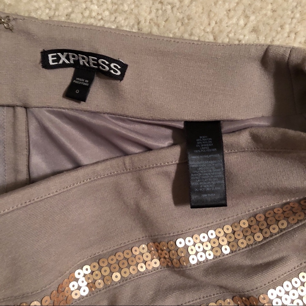 🛍 EUC Express Mini Skirt (0) - Picture 3 of 3